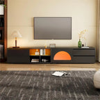 Meuble TV moderne avec porte en verre cannelé pour téléviseurs jusqu'à 100 pouces, console multimédia avec porte coulissante et 2 tiroirs