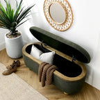 Banc coffre de rangement rembourré Clara avec pieds ovales robustes en bois