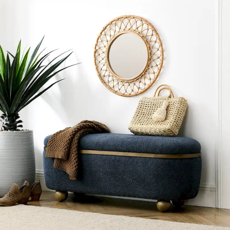 Banc coffre de rangement rembourré Clara avec pieds ovales robustes en bois