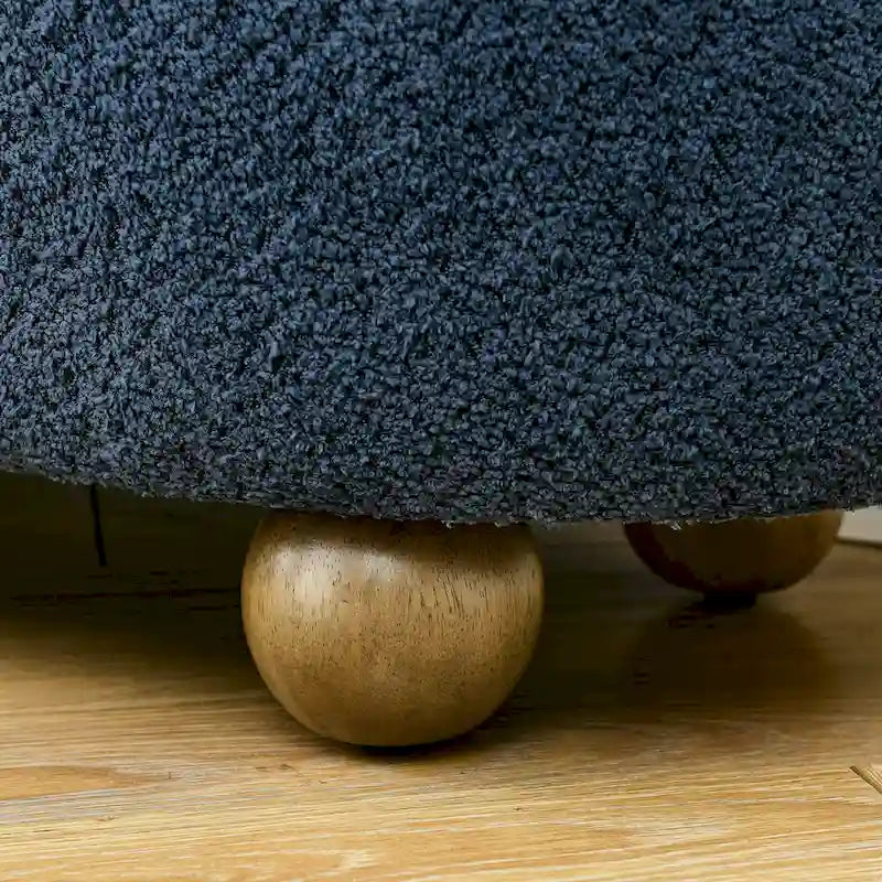 Banc coffre de rangement rembourré Clara avec pieds ovales robustes en bois