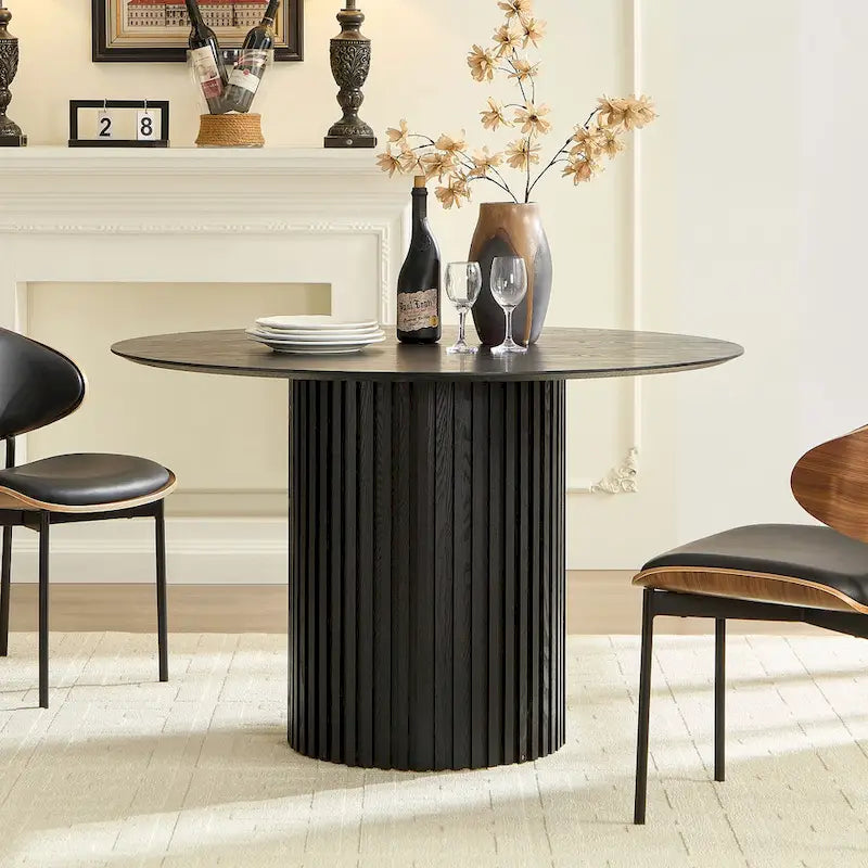 Table à manger ronde élégante de style ferme avec rallonge et piètement en X, idéale pour une salle à manger moderne