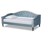Lit de repos en velours bleu clair rembourré en bois Benjamin Modern&Contemporary