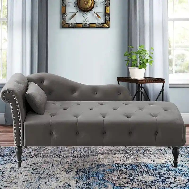 Méridienne 60W en velours, capitonnée avec oreiller et clous décoratifs – 153,9 cm L x 69,8 cm P x 71,9 cm H
