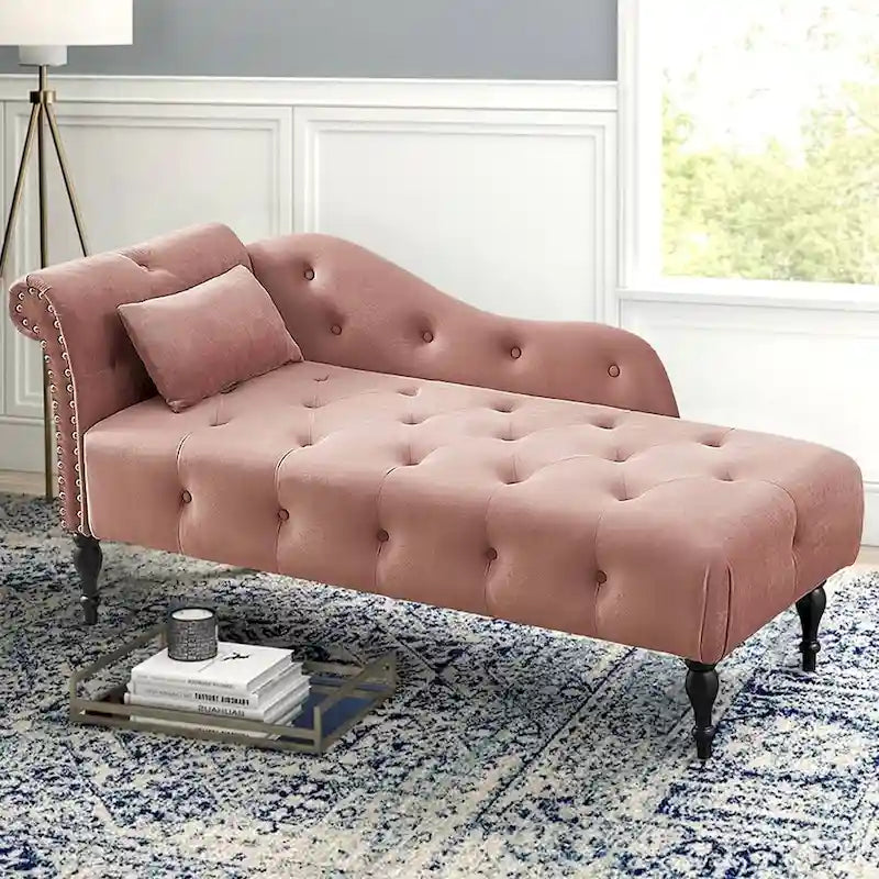 Méridienne 60W en velours, capitonnée avec oreiller et clous décoratifs – 153,9 cm L x 69,8 cm P x 71,9 cm H