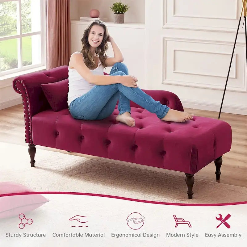 Méridienne 60W en velours, capitonnée avec oreiller et clous décoratifs – 153,9 cm L x 69,8 cm P x 71,9 cm H