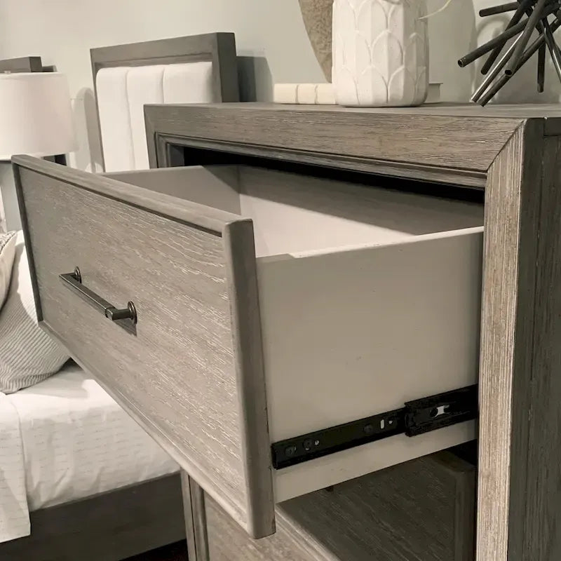 Ensemble de chambre à coucher 6 pièces en bois gris – Lit rembourré, commode, miroir, 2 tables de chevet et chiffonnier