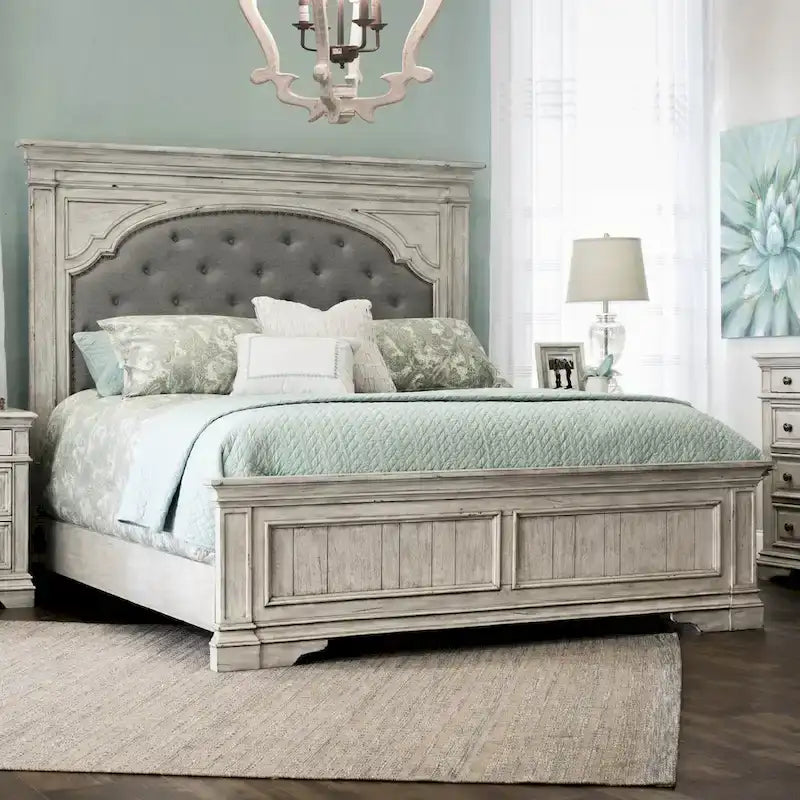Ensemble de chambre à coucher 6 pièces avec panneaux rembourrés – Tête de lit capitonnée et garniture cloutée