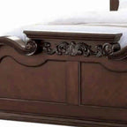 Lit Queen en bois sculpté et rembourré en noyer foncé