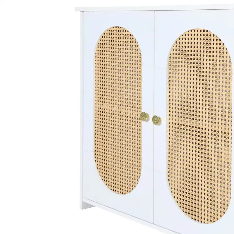 Bahut rétro à 3 portes avec portes en rotin et poignées métalliques